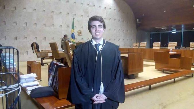 Filho de advogados, ele ingressou na Universidade de Brasília aos 14 anos, após obter autorização da Justiça(foto: Renato Souza/CB/DA Press) Filho de advogados, ele ingressou na Universidade de Brasília aos 14 anos, após obter autorização da Justiça(foto: Renato Souza/CB/DA Press)
