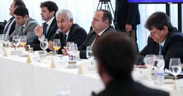 Governo quer testar verm&iacute;fugo em pacientes assintom&aacute;ticos da covid-19