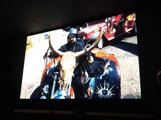 Zé do Caixão introduziu o filme 'A praga do cinema brasileiro'(foto: Reprodução) Zé do Caixão introduziu o filme 'A praga do cinema brasileiro'(foto: Reprodução)