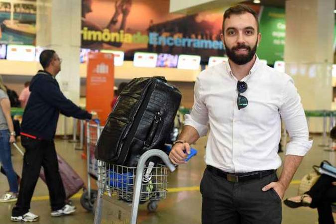 Martin Nikolaev pretendia visitar um amigo no Texas, mas mudou os planos com o encarecimento da passagem(foto: Antonio Cunha/CB/D.A Press) Martin Nikolaev pretendia visitar um amigo no Texas, mas mudou os planos com o encarecimento da passagem(foto: Antonio Cunha/CB/D.A Press)