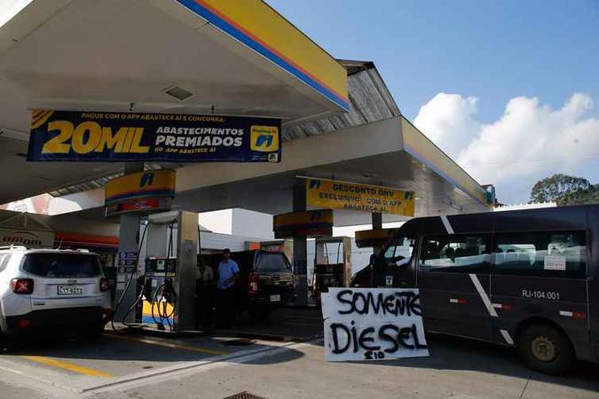 Novos preços para o óleo diesel devem impactar o consumidor nas bombas (foto: Fernando Frazão/Agência Brasil ) Novos preços para o óleo diesel devem impactar o consumidor nas bombas (foto: Fernando Frazão/Agência Brasil )