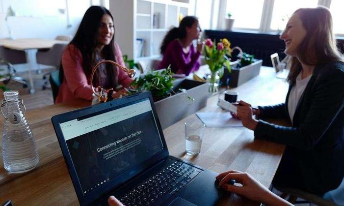 De acordo com os entrevistados, o trabalho remoto é seguido pelo coworking como desejo de espaço produtivo(foto: CoWomen/Unsplash) De acordo com os entrevistados, o trabalho remoto é seguido pelo coworking como desejo de espaço produtivo(foto: CoWomen/Unsplash)