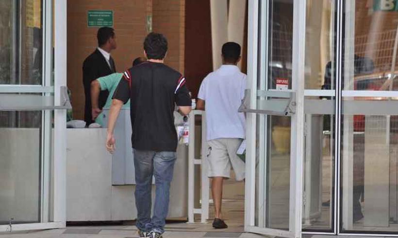 Estudantes De Faculdades Particulares Cobram Reducao Da