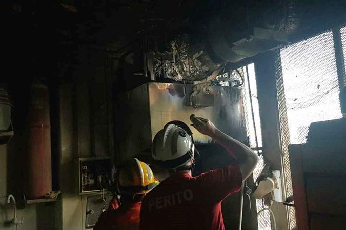 Incêndio atingiu fritadeira, coifa e um quadro de energia elétrica(foto: Divulgação / CBMDF) Incêndio atingiu fritadeira, coifa e um quadro de energia elétrica(foto: Divulgação / CBMDF)