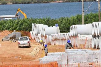 O sistema captará 700 litros por segundo e abastecerá Lago Norte, Paranoá, Itapoã e Taquari(foto: Minervino Junior/CB/D.A Press ) O sistema captará 700 litros por segundo e abastecerá Lago Norte, Paranoá, Itapoã e Taquari(foto: Minervino Junior/CB/D.A Press )