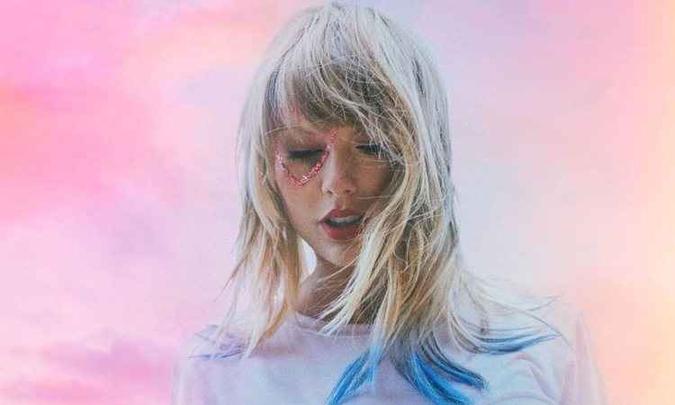'Lover', novo álbum de Taylor Swift, já vendeu um milhão de cópias antes mesmo de ser lançado(foto: Reprodução/Instagram) 'Lover', novo álbum de Taylor Swift, já vendeu um milhão de cópias antes mesmo de ser lançado(foto: Reprodução/Instagram)