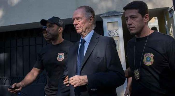 MPF também informou que, nos últimos dez dos 22 anos de presidência do COB, Nuzman ampliou seu patrimônio em 457%(foto: Mauro Pimentel/aFP) MPF também informou que, nos últimos dez dos 22 anos de presidência do COB, Nuzman ampliou seu patrimônio em 457%(foto: Mauro Pimentel/aFP)