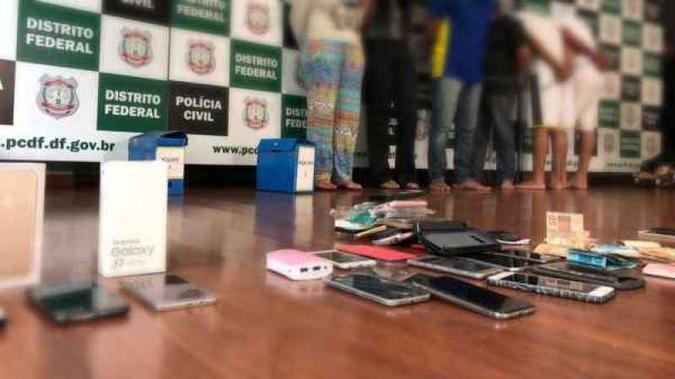 A cada hora, cinco pessoas são vítimas de furto de celular no DF(foto: PCDF/Divulgação) A cada hora, cinco pessoas são vítimas de furto de celular no DF(foto: PCDF/Divulgação)