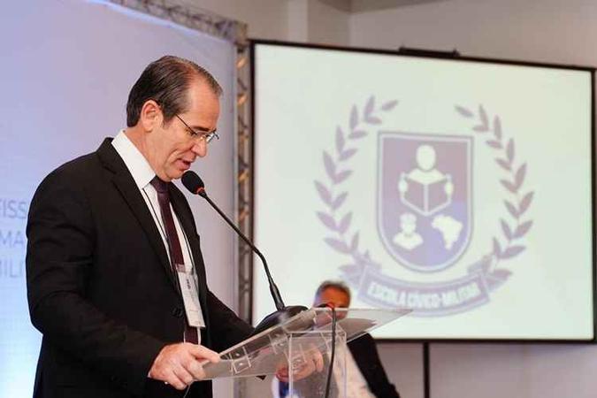 O diretor de Políticas para as Escolas Cívico-Militares do Ministério da Educação (MEC), Aroldo Cursino, durante a abertura do evento nesta terça-feira, 11 de fevereiro(foto: Rafael Fernandez/Iluminar Eventos) O diretor de Políticas para as Escolas Cívico-Militares do Ministério da Educação (MEC), Aroldo Cursino, durante a abertura do evento nesta terça-feira, 11 de fevereiro(foto: Rafael Fernandez/Iluminar Eventos)