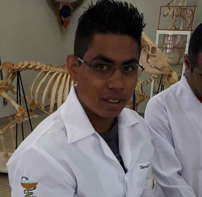 O jovem foi espancado e teria sido lançado de ônibus em movimento(foto: Arquivo pessoal) O jovem foi espancado e teria sido lançado de ônibus em movimento(foto: Arquivo pessoal)