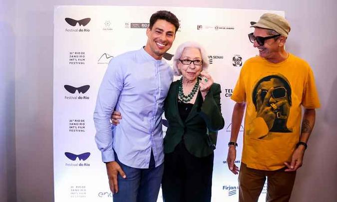 Cauã Reymond (Sandro), Fernanda Montenegro (Carminha) e o diretor Claudio Assis, do longa-metragem 'Piedade' (foto: Michelle Goldfarb) Cauã Reymond (Sandro), Fernanda Montenegro (Carminha) e o diretor Claudio Assis, do longa-metragem 'Piedade' (foto: Michelle Goldfarb)