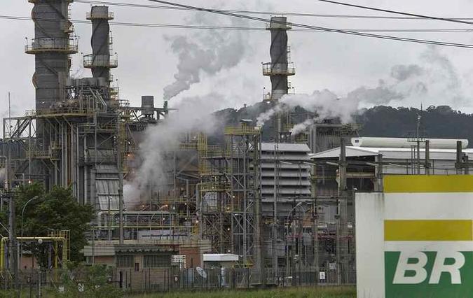 Segundo diretora executiva de Refino e Gás Natural da Petrobras, não existe fator de utilização nas refinarias(foto: Nelson Almeida/AFP) Segundo diretora executiva de Refino e Gás Natural da Petrobras, não existe fator de utilização nas refinarias(foto: Nelson Almeida/AFP)