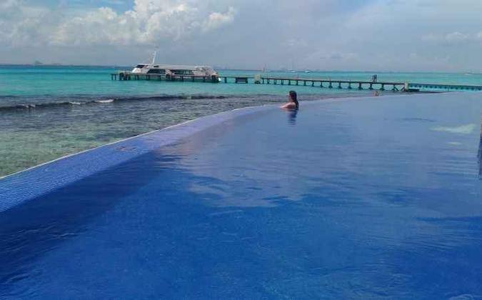 Piscina de frente para o mar no parque Garrafon(foto: Célio Cota/Divulgação) Piscina de frente para o mar no parque Garrafon(foto: Célio Cota/Divulgação)