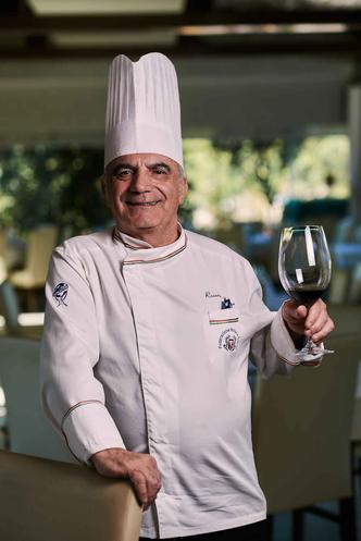 Rosario Tessier, chef-proprietário da Trattoria da Rosario: ele venceu o prêmio mais importante da noite, o de Melhor Restaurante de Brasília 2019(foto: Raimundo Sampaio/Esp. Encontro/DA Press) Rosario Tessier, chef-proprietário da Trattoria da Rosario: ele venceu o prêmio mais importante da noite, o de Melhor Restaurante de Brasília 2019(foto: Raimundo Sampaio/Esp. Encontro/DA Press)