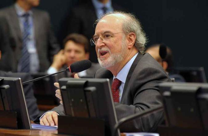 Azeredo foi condenado a 20 anos de prisão por peculato e lavagem de dinheiro no processo conhecido como mensalão tucano(foto: Luís Macedo/Câmara dos Deputados) Azeredo foi condenado a 20 anos de prisão por peculato e lavagem de dinheiro no processo conhecido como mensalão tucano(foto: Luís Macedo/Câmara dos Deputados)