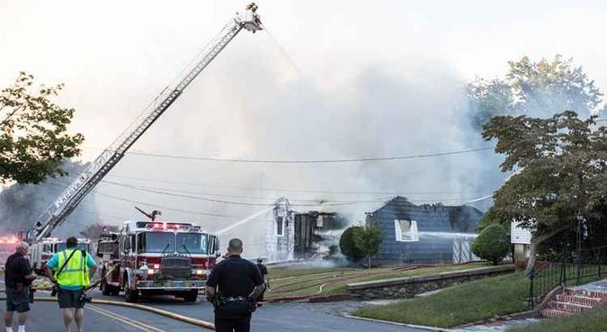 A Agência de Gerenciamento de Emergências de Massachusetts culpou os incêndios em linhas de gás que se tornaram excessivamente pressurizadas(foto: AFP) A Agência de Gerenciamento de Emergências de Massachusetts culpou os incêndios em linhas de gás que se tornaram excessivamente pressurizadas(foto: AFP)