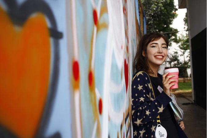 Como tem intolerância à lactose, Ayana Saito sente dificuldade em comer na rua, por isso leva o lanchinho de casa(foto: Ana Rayssa/Esp. CB/D.A Press) Como tem intolerância à lactose, Ayana Saito sente dificuldade em comer na rua, por isso leva o lanchinho de casa(foto: Ana Rayssa/Esp. CB/D.A Press)