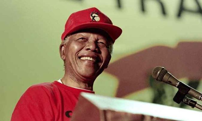 No centenário do nascimento de Nelson Mandela, duas obras contam a luta do líder africano contra a opressão e o racismo(foto: WALTER DHLADHLA) No centenário do nascimento de Nelson Mandela, duas obras contam a luta do líder africano contra a opressão e o racismo(foto: WALTER DHLADHLA)