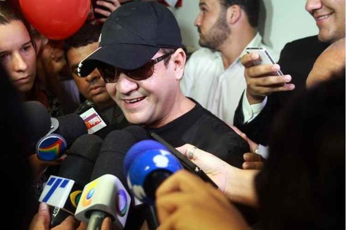 O guitarrista, que antes tinha o nome artístico Chimbinha, mudou-o para Ximbinha depois da separação(foto: Julio Jacobina/DP/D.A Press) O guitarrista, que antes tinha o nome artístico Chimbinha, mudou-o para Ximbinha depois da separação(foto: Julio Jacobina/DP/D.A Press)