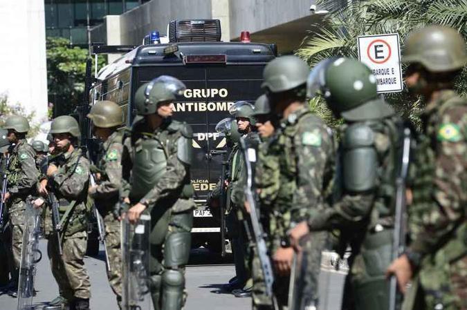 A maioria das normas que proíbe a manifestação política de militares é anterior à promulgação da Constituição(foto: Ed Alves/CB/D.A Press) A maioria das normas que proíbe a manifestação política de militares é anterior à promulgação da Constituição(foto: Ed Alves/CB/D.A Press)