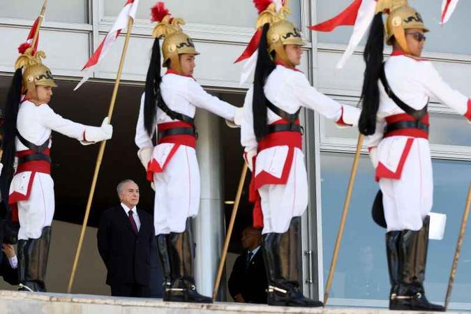Espremidos entre Bolsonaro e o PT, centristas procuram caminho para subir a rampa do Planalto(foto: Evaristo Sá/AFP) Espremidos entre Bolsonaro e o PT, centristas procuram caminho para subir a rampa do Planalto(foto: Evaristo Sá/AFP)
