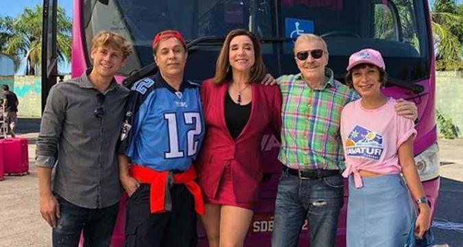 Os atores Rafael Canedo (Caquinho) , Tom Cavalcante, Marisa Orth e Katiuscia Canoro (Sunday) nos bastidores(foto: Reprodução/Instagram) Os atores Rafael Canedo (Caquinho) , Tom Cavalcante, Marisa Orth e Katiuscia Canoro (Sunday) nos bastidores(foto: Reprodução/Instagram)