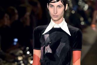 Modelo no desfile da Givenchy, na semana de moda de Paris(foto: AFP / ALAIN JOCARD) Modelo no desfile da Givenchy, na semana de moda de Paris(foto: AFP / ALAIN JOCARD)