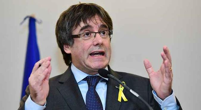 A justiça espanhola retirou o pedido para a extradição de Puigdemont(foto: Emmanuel Dunand/AFP) A justiça espanhola retirou o pedido para a extradição de Puigdemont(foto: Emmanuel Dunand/AFP)