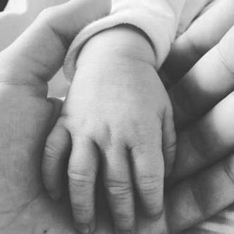 Sophie postou nas redes sociais a mãozinha de Otto Sophie postou nas redes sociais a mãozinha de Otto
