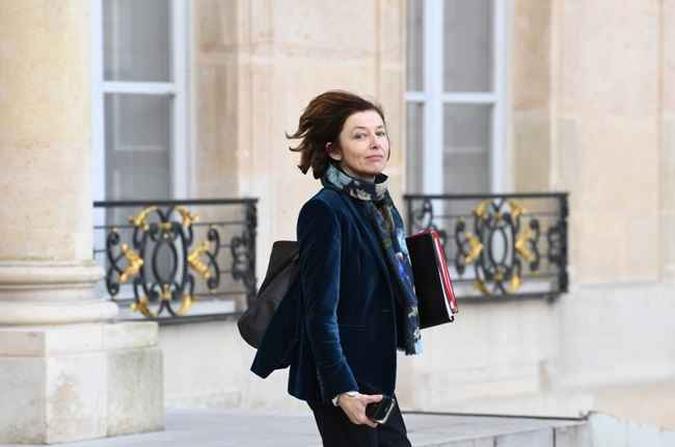 Florence Parly, ministra da Defesa, afirmou que a França realiza 15% das missões aéreas da coalizão no Iraque.(foto: Alain JOCARD / AFP) Florence Parly, ministra da Defesa, afirmou que a França realiza 15% das missões aéreas da coalizão no Iraque.(foto: Alain JOCARD / AFP)