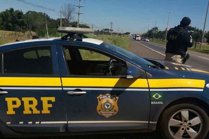 Em 2018, o número de acidentes graves totaliza 108 casos, com 694 pessoas feridas. No total, 51 vítimas morreram em acidentes nessas rodovias.(foto: PRF/Divulgação) Em 2018, o número de acidentes graves totaliza 108 casos, com 694 pessoas feridas. No total, 51 vítimas morreram em acidentes nessas rodovias.(foto: PRF/Divulgação)