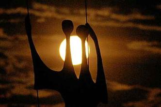 Na Superlua do mês passado, a distância da Terra foi de 364.687 quilômetros. Na de hoje, será de 356.509: satélite poderá ser observado a olho nu(foto: Carlos Vieira/CB/D.A Press - 16/10/16 ) Na Superlua do mês passado, a distância da Terra foi de 364.687 quilômetros. Na de hoje, será de 356.509: satélite poderá ser observado a olho nu(foto: Carlos Vieira/CB/D.A Press - 16/10/16 )