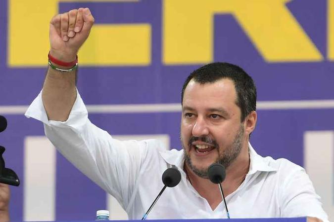 Salvini fez questão de defender o candidato brasileiro também em uma entrevista a uma rádio(foto: Miguel Media/AFP) Salvini fez questão de defender o candidato brasileiro também em uma entrevista a uma rádio(foto: Miguel Media/AFP)