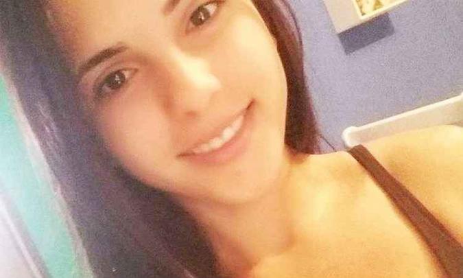 Jovem aguardava carona para seguir ao trabalho quando foi assassinada(foto: Reprodução/Facebook) Jovem aguardava carona para seguir ao trabalho quando foi assassinada(foto: Reprodução/Facebook)