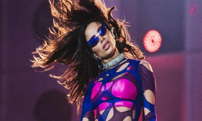Show de Anitta teve muita dança e trocas de figurino(foto: Reprodução da internet/Twitter/Rock in Rio) Show de Anitta teve muita dança e trocas de figurino(foto: Reprodução da internet/Twitter/Rock in Rio)