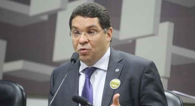 Segundo ele, os políticos são necessários para que as reformas sejam feitas.(foto: Marcos Oliveira/Agência Senado) Segundo ele, os políticos são necessários para que as reformas sejam feitas.(foto: Marcos Oliveira/Agência Senado)