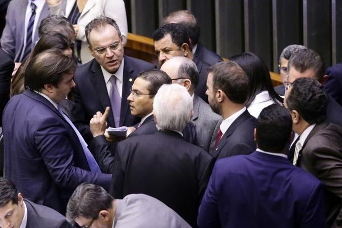 Após quase duas horas de discussão, a proposta favorável às mulheres foi aprovada por 344 votos e deve custar R$ 18 bilhões em 10 anos(foto: Michel Jesus/Câmara dos Deputados) Após quase duas horas de discussão, a proposta favorável às mulheres foi aprovada por 344 votos e deve custar R$ 18 bilhões em 10 anos(foto: Michel Jesus/Câmara dos Deputados)