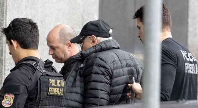 Os advogados de Mantega alegaram que o ex-ministro já estaria sendo investigado pelos mesmos fatos em dois inquéritos no STF(foto: Miguel Schincariol/AFP) Os advogados de Mantega alegaram que o ex-ministro já estaria sendo investigado pelos mesmos fatos em dois inquéritos no STF(foto: Miguel Schincariol/AFP)