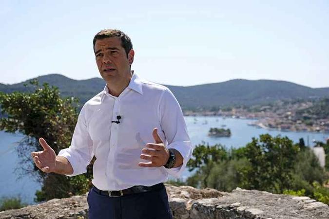 O primeiro-ministro grego, Alexis Tsipras, convocou hoje um O primeiro-ministro grego, Alexis Tsipras, convocou hoje um