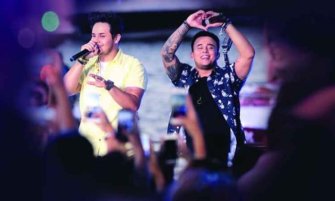 Dupla já revelou duas canções que farão parte do DVD(foto: Universal Music/Divulgação) Dupla já revelou duas canções que farão parte do DVD(foto: Universal Music/Divulgação)