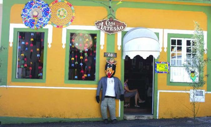 Joanópolis usa o folclore do lobisomem para atrair e brincar com turistas durante festas na cidade(foto: Reprodução/Circuito entre serras e águas) Joanópolis usa o folclore do lobisomem para atrair e brincar com turistas durante festas na cidade(foto: Reprodução/Circuito entre serras e águas)