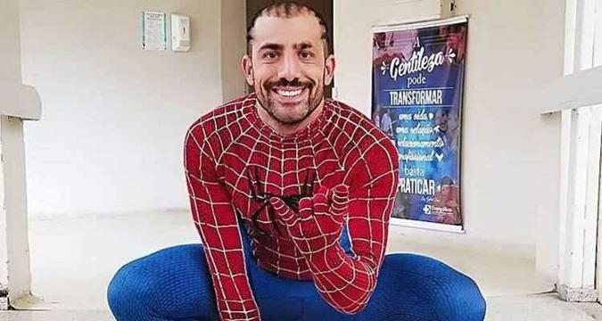 Kaysar foi o vice-campeão da edição de 2018 do Big Brother Brasil(foto: Reprodução Instagram) Kaysar foi o vice-campeão da edição de 2018 do Big Brother Brasil(foto: Reprodução Instagram)