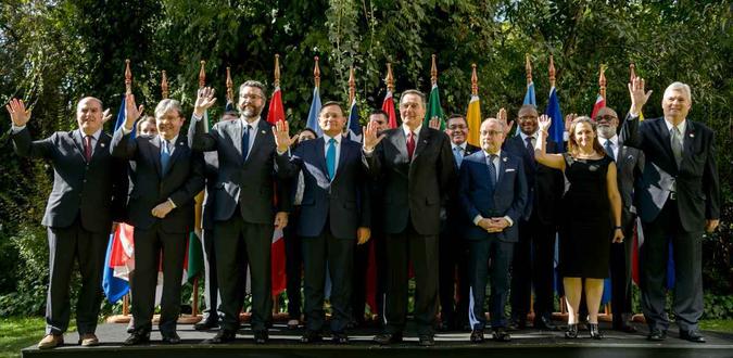 Membros do Grupo de Lima, em Santiago, debatendo sobre a crise na Venezuela(foto: MARTIN BERNETTI / AFP) Membros do Grupo de Lima, em Santiago, debatendo sobre a crise na Venezuela(foto: MARTIN BERNETTI / AFP)