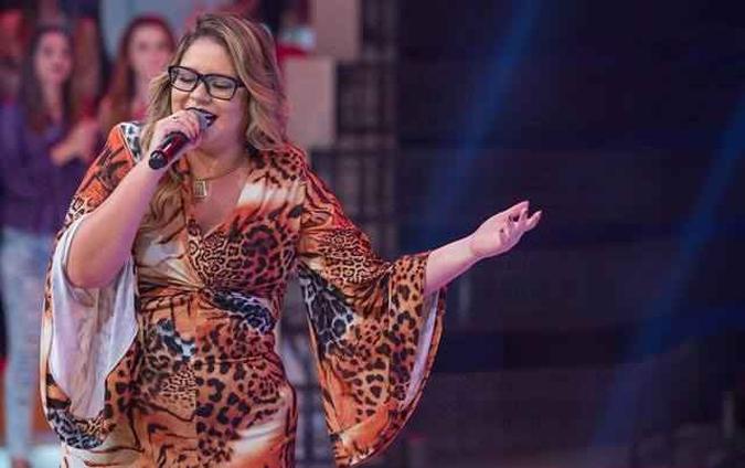 O fã responsável queria pedir uma selfie com a cantora(foto: Globo/Artur Meninea) O fã responsável queria pedir uma selfie com a cantora(foto: Globo/Artur Meninea)