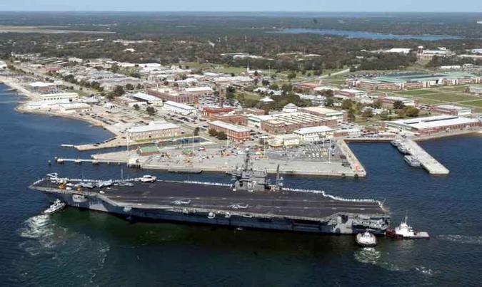 As duas vítimas fatais eram funcionárias civis do Departamento de Defesa(foto: Us Navy /AFP) As duas vítimas fatais eram funcionárias civis do Departamento de Defesa(foto: Us Navy /AFP)