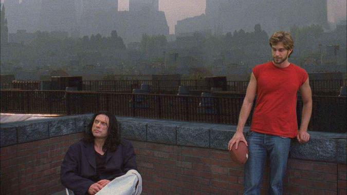 The room: sucesso entre legiões de público alternativo tem os atores Tommy Wiseau e Greg Sestero em cena(foto: The room: sucesso entre legiões de público alternativo tem os atores Tommy Wiseau e Greg Sestero em cena) The room: sucesso entre legiões de público alternativo tem os atores Tommy Wiseau e Greg Sestero em cena(foto: The room: sucesso entre legiões de público alternativo tem os atores Tommy Wiseau e Greg Sestero em cena)