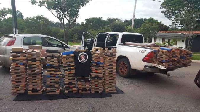 Polícia apreende 1,4 toneladas de maconha na madrugada desta terça-feira (18/2)(foto: Divulgação/PCDF) Polícia apreende 1,4 toneladas de maconha na madrugada desta terça-feira (18/2)(foto: Divulgação/PCDF)