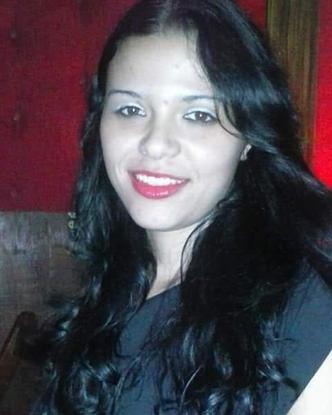 Simone de Sousa Lima tinha 25 anos e foi morta com golpes de facão(foto: Arquivo pessoal) Simone de Sousa Lima tinha 25 anos e foi morta com golpes de facão(foto: Arquivo pessoal)