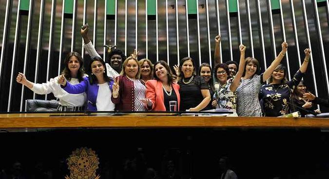 Ordem do dia para discussão e votação de diversos projetos ficou por conta das mulheres (foto: Luis Macedo/Câmara dos Deputados ) Ordem do dia para discussão e votação de diversos projetos ficou por conta das mulheres (foto: Luis Macedo/Câmara dos Deputados )