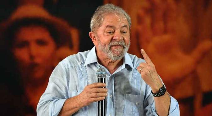 O petista chamou o magistrado, que lhe condenou em primeira instância pelo caso do triplex, de O petista chamou o magistrado, que lhe condenou em primeira instância pelo caso do triplex, de